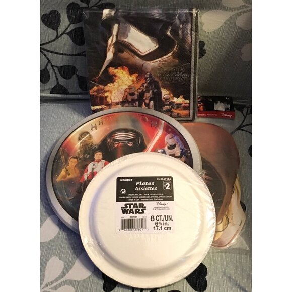 Star Wars Paper Plates Large Plates Small 8 Ea 16 Luncheon Napkins 8 Masks Party - Picture 3 of 3